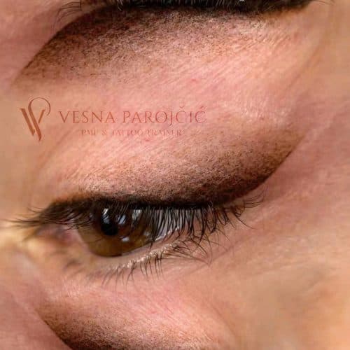 Eyeliner — edukacija Studio Revive